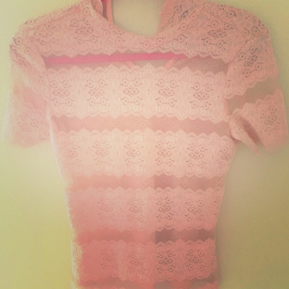 LOVE CULTURE LACE TOP SMALL
